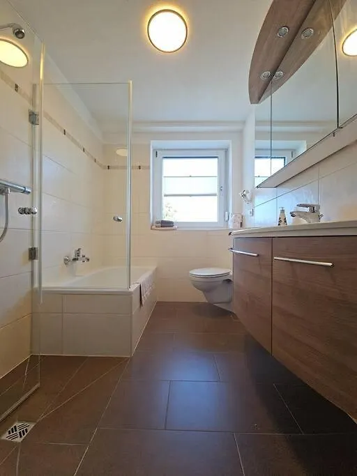Gemuetliche Eg Wohnung Nahe Daa, Wuerzburg, A3, A7, A81, In Fuchsstadt Reichenberg  아파트